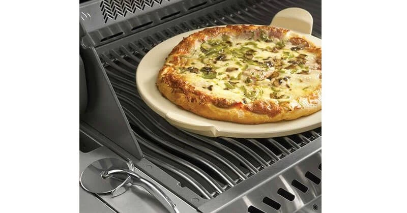 Napoleon PRO Pizzastein Ø38 Cm Mit Pizzaschneider