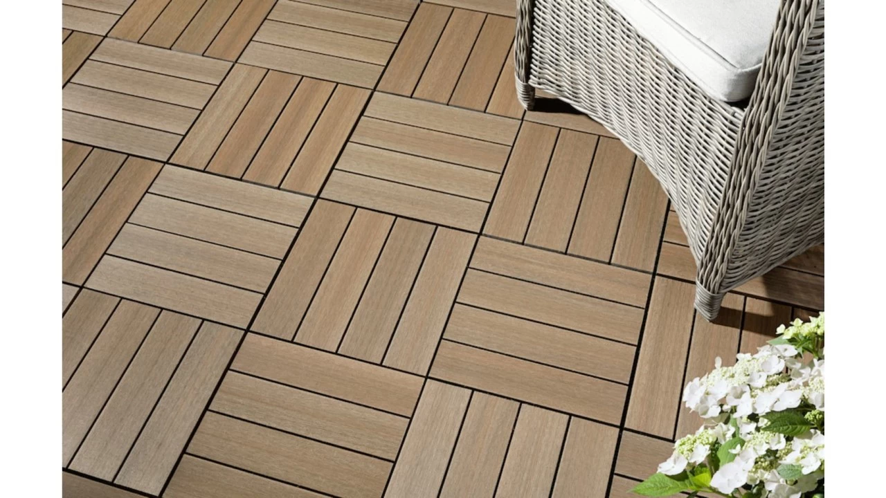 WPC-Fliese Bangkirai 30x30cm – Bild 2